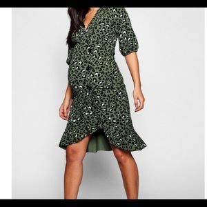 Leopard horn button maternity dress